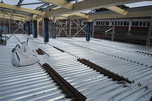 Profileuse pour plancher collaborant