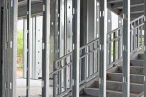 Profileuse pour montants et rails porteurs